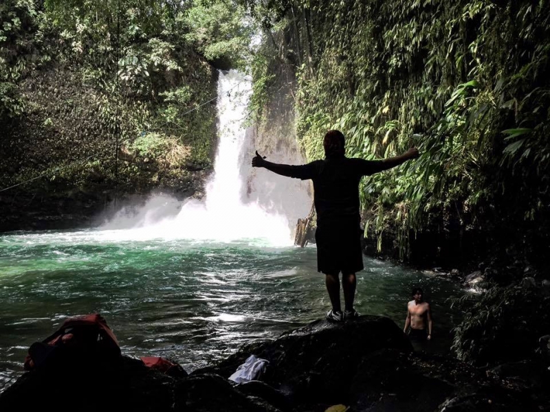 Cascada Azul